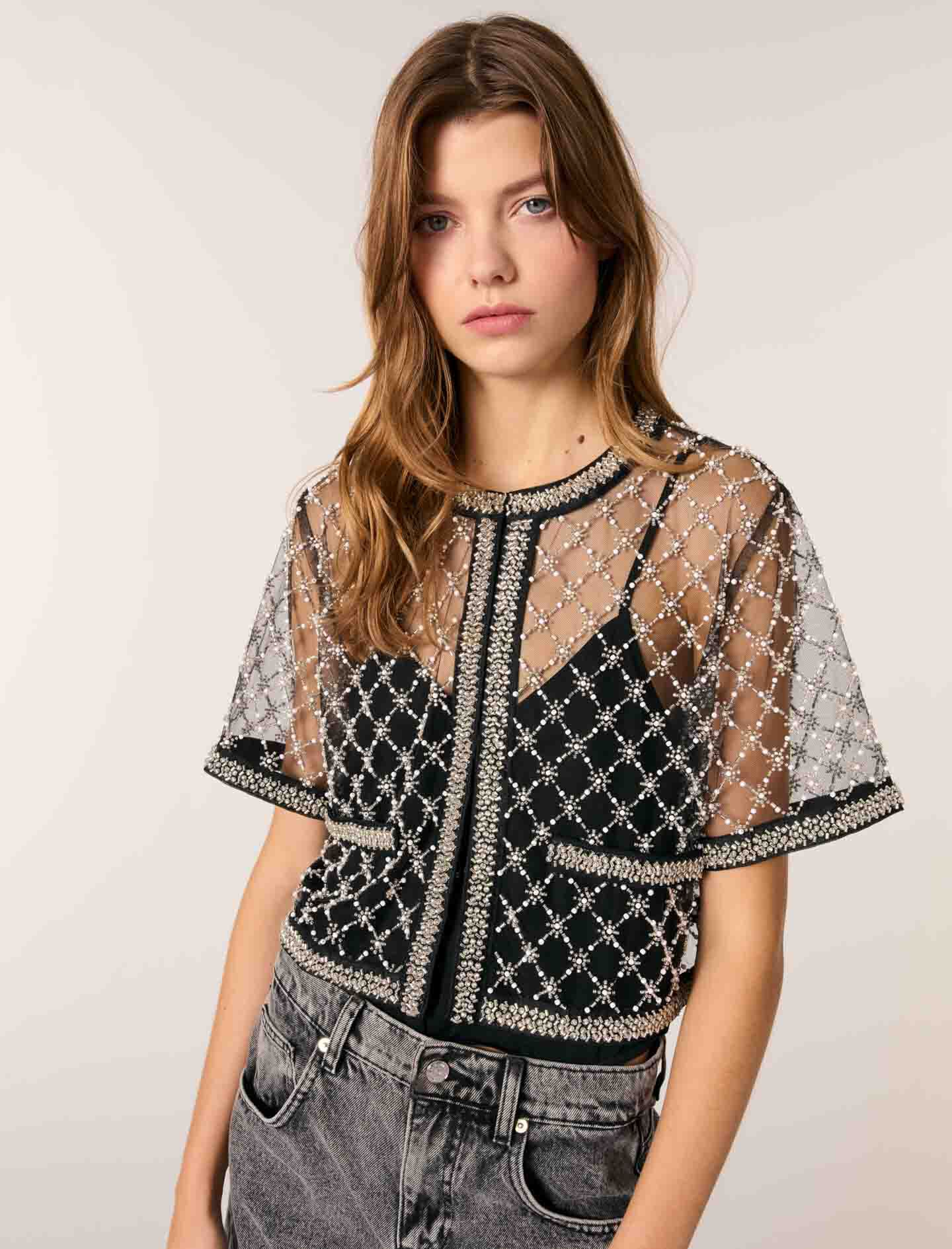 Top de tul con bordado