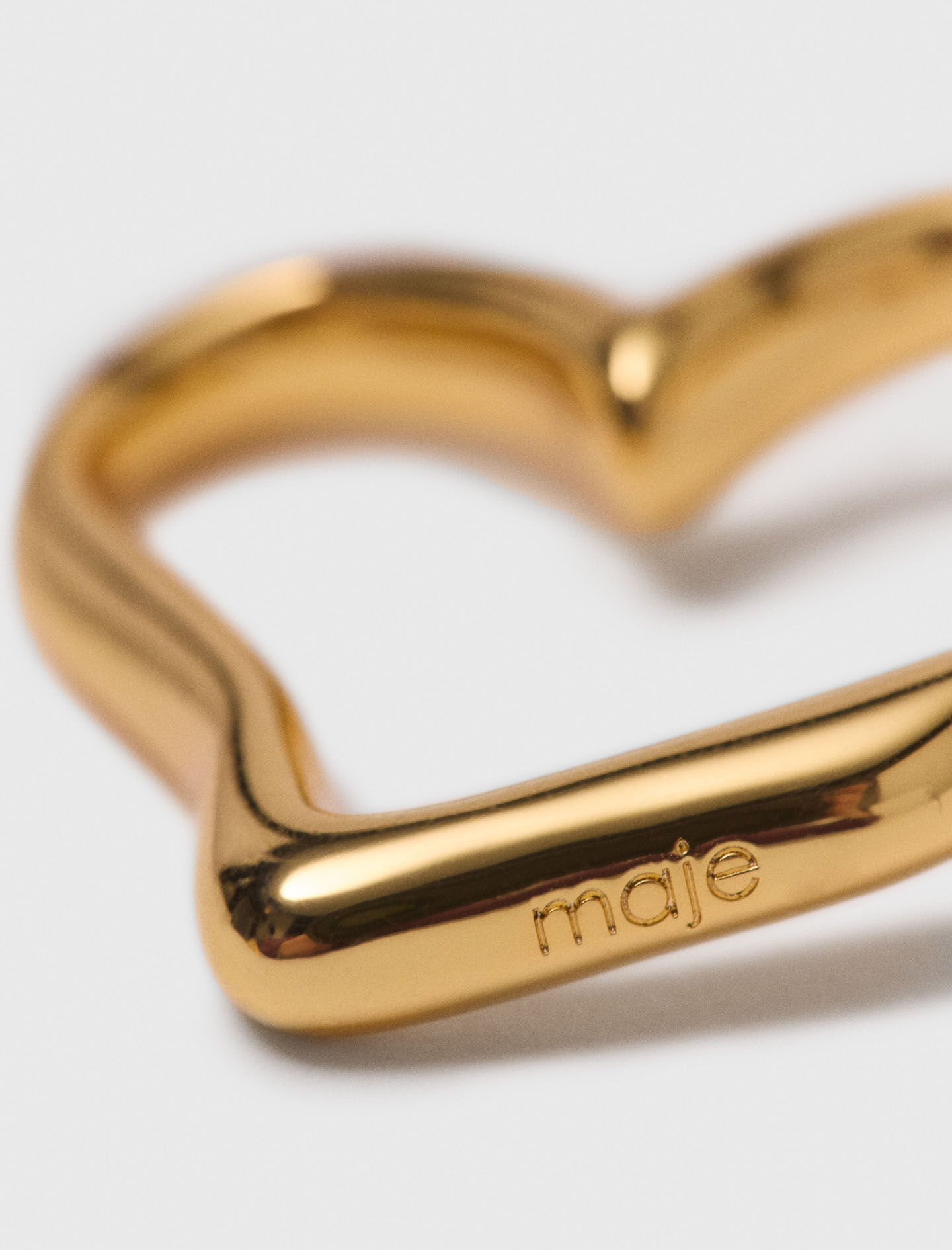 Aretes de aro corazón chapados en oro