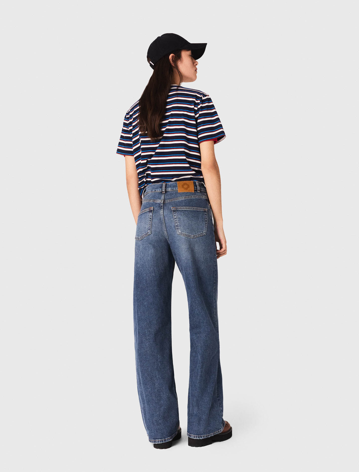 Pantalones de corte ancho
