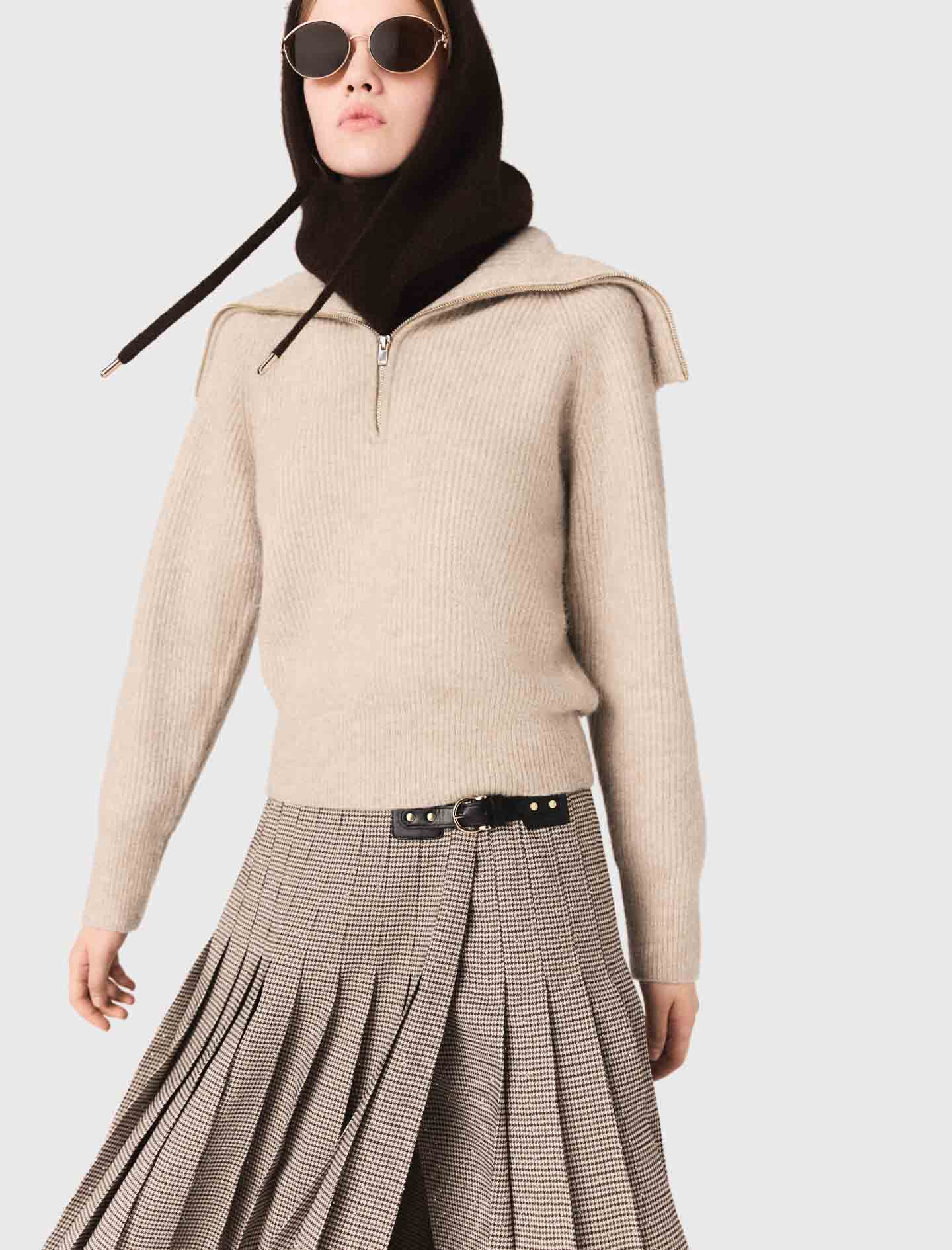 Sweater con lentejuelas con cierre de botón a media altura