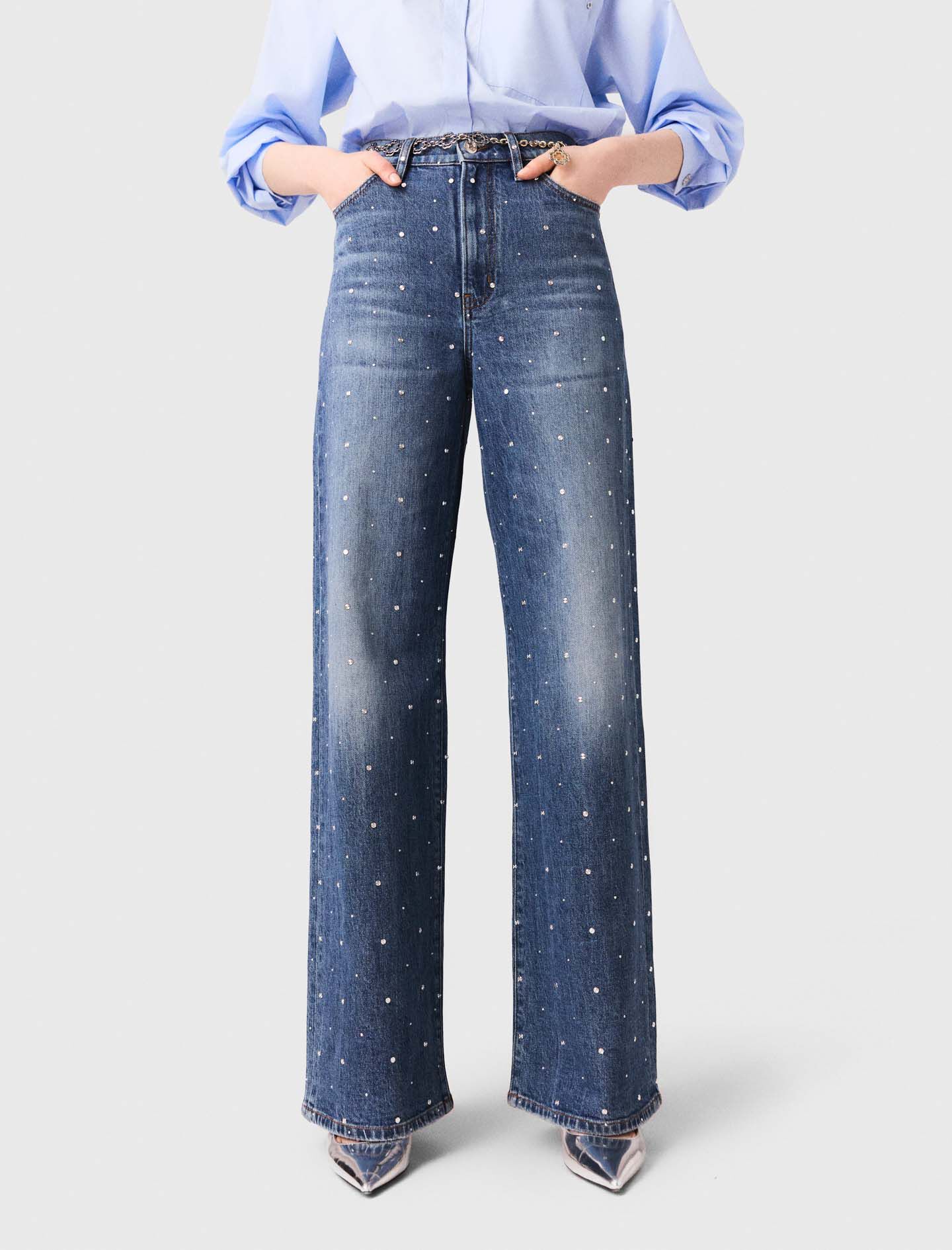 Pantalones vaqueros de pierna ancha con clavos