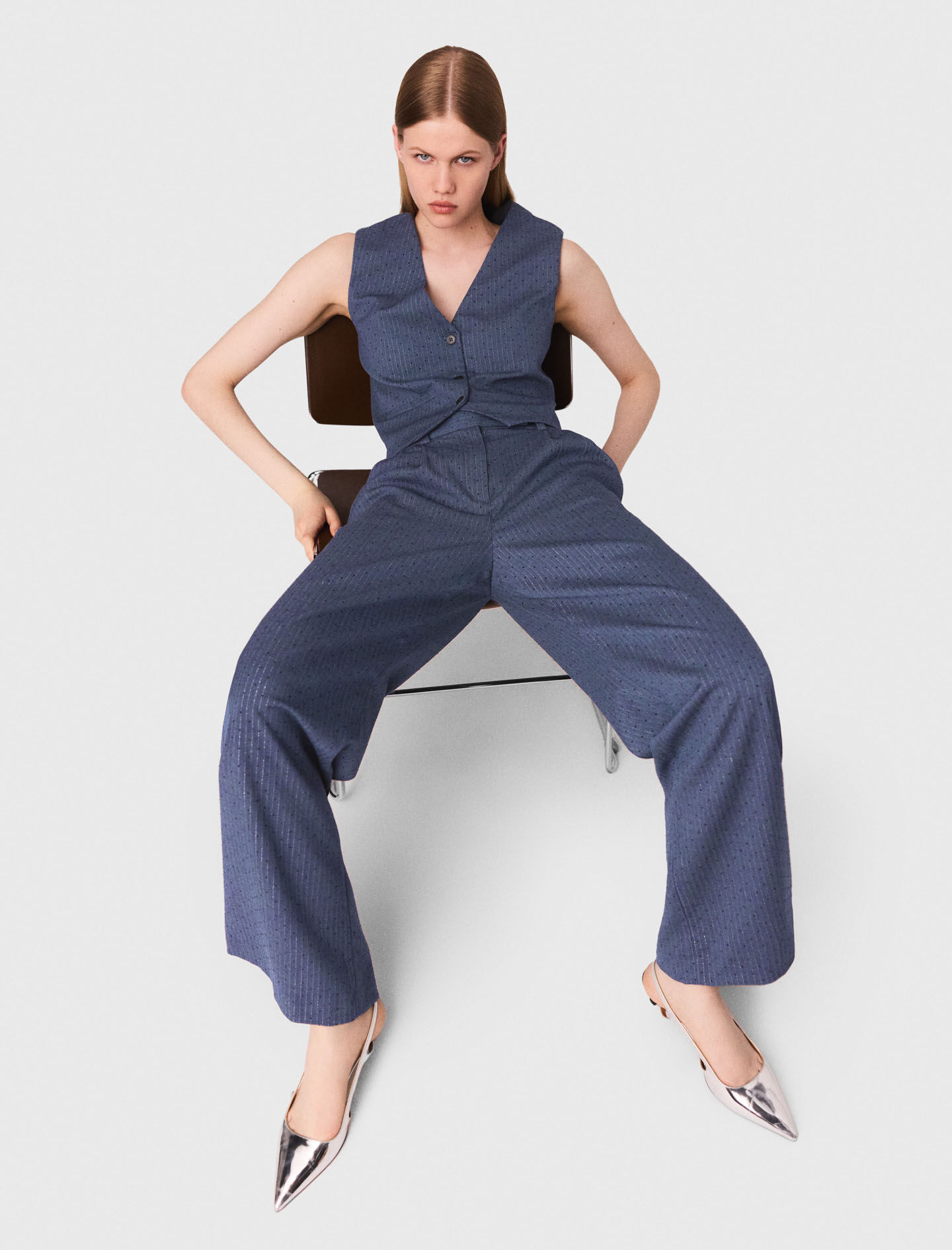 Pantalones de traje con lentejuelas y plisados