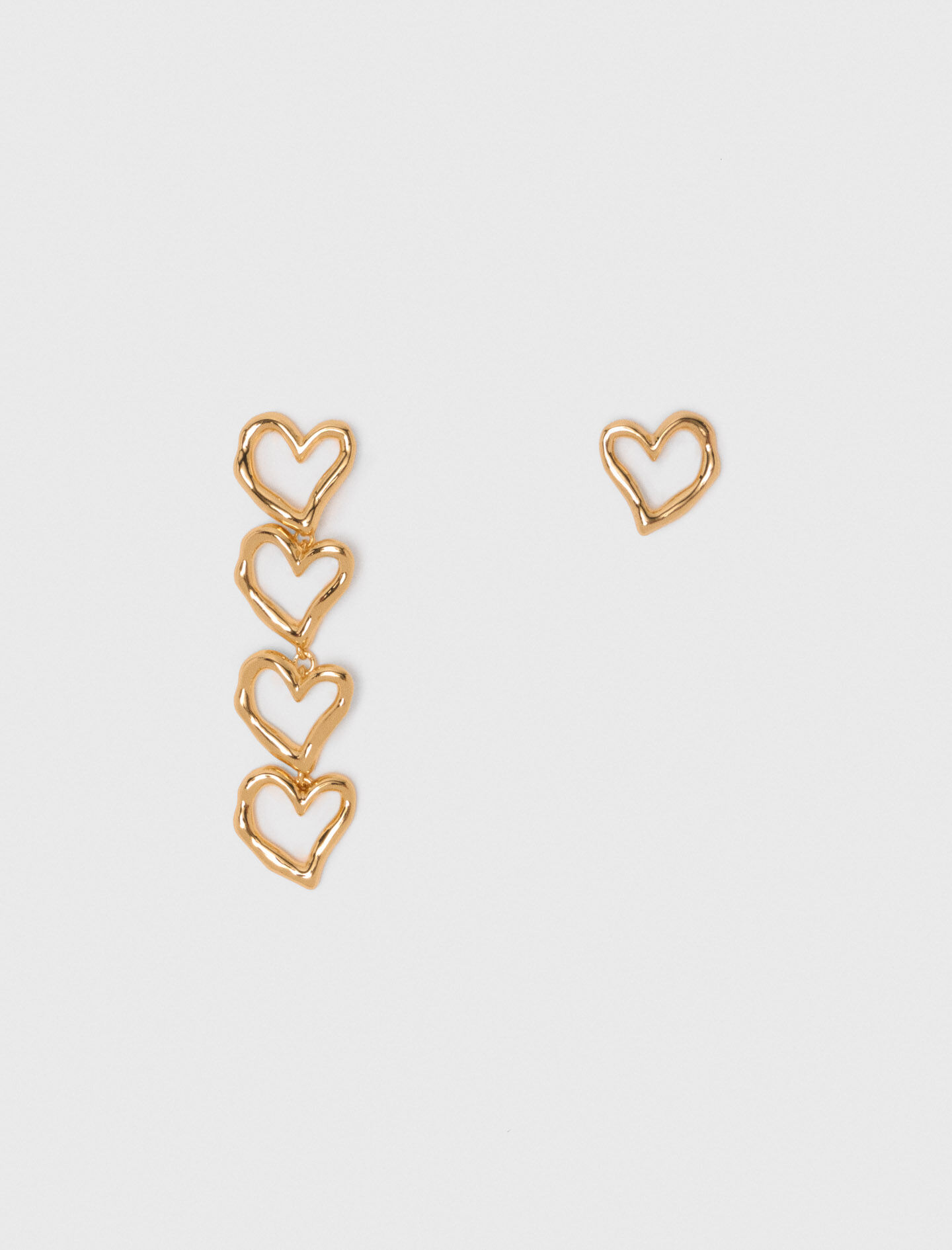 Auriculares de corazón asimétricos